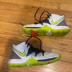 Kyrie 5 Kyrie V Mamba mentality basketball shoes